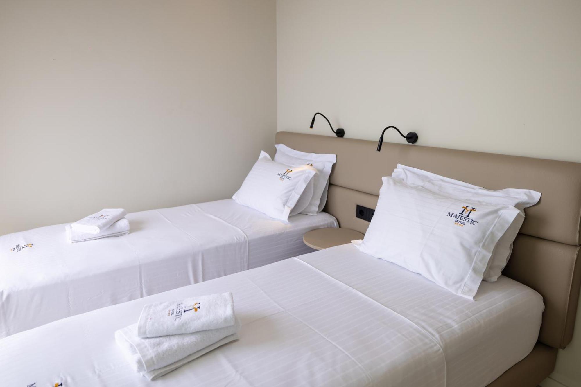 Hotel Majestic Радима Экстерьер фото